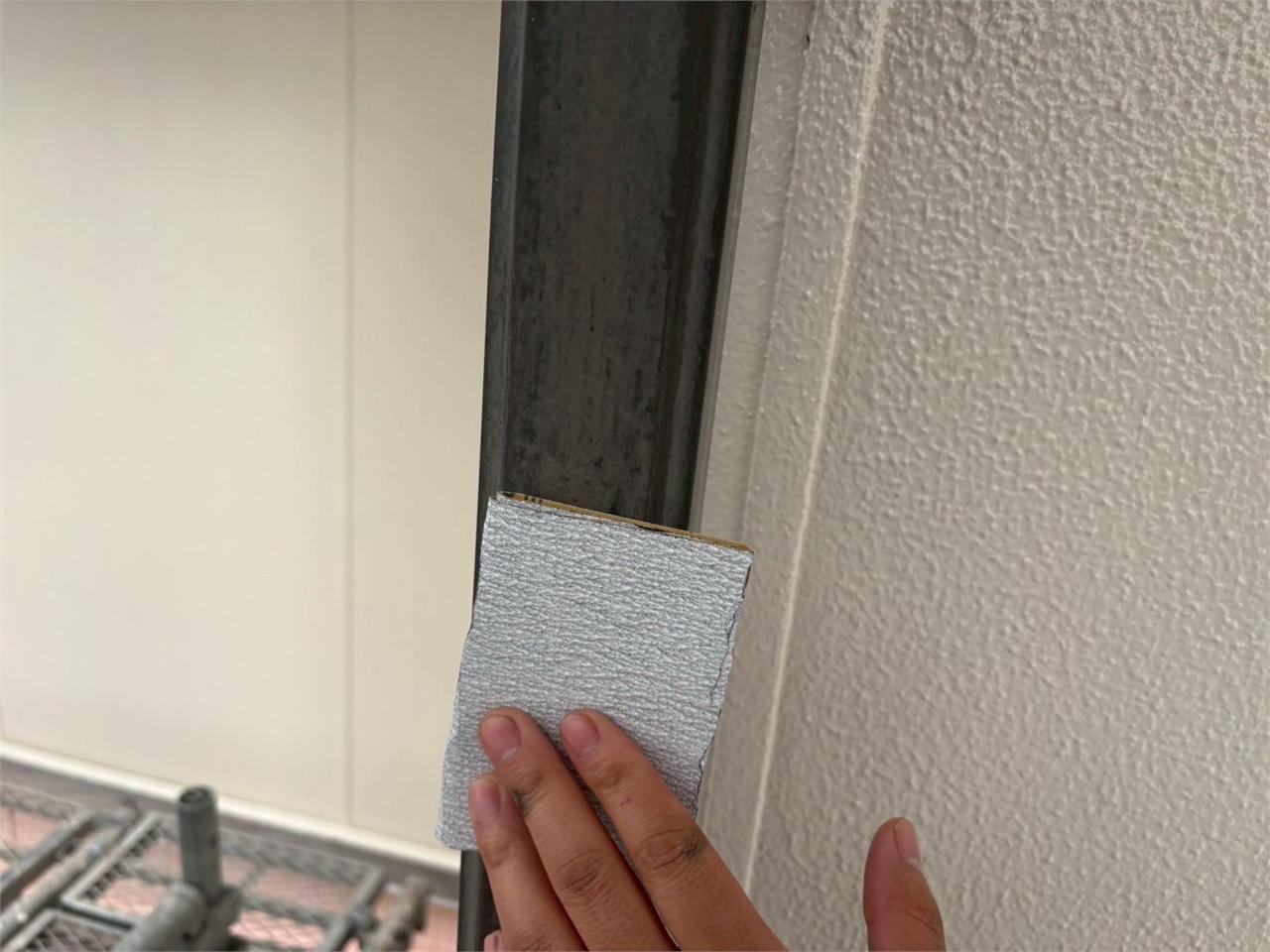 屋根スレートのひび割れ補修1